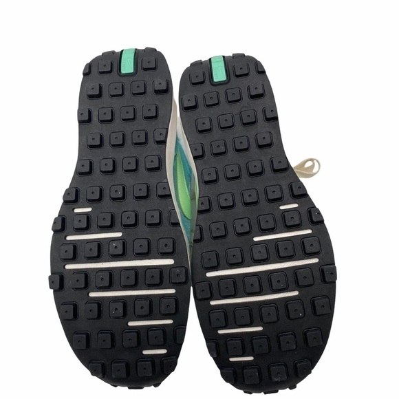 NIB Nike Waffle One Women’s Mesh Sneakers Lug Soles Sz 5.5 - Picture 9 of 10